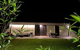 La Casa de Hierba - Casa de campo de diseño con jardín y wifi cerca de las playas de Llanes